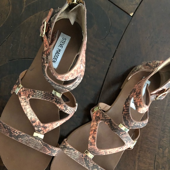 Sandals - Picture 5 of 6